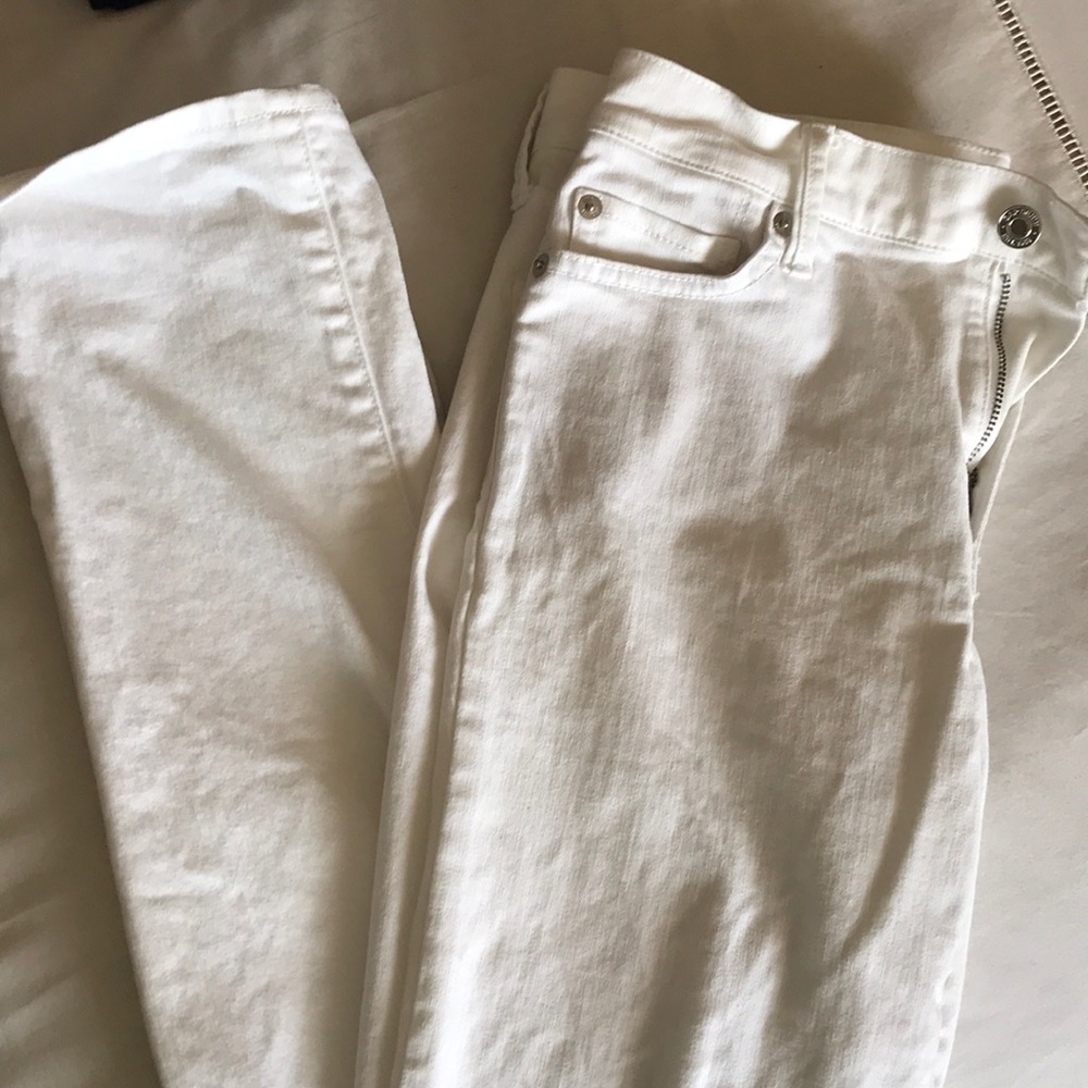 NWOT WHITE GAP JEANS SIZE 27 TALL!!